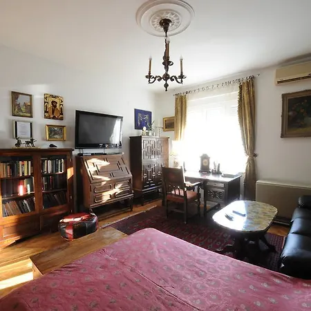 99 Muses Apartment Belgrade